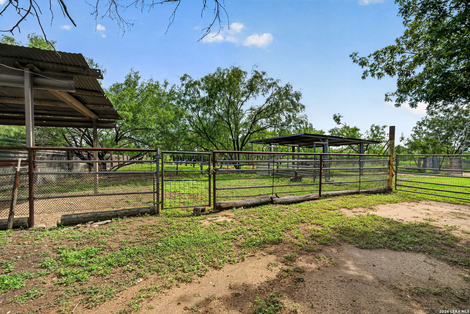 main property photo 33