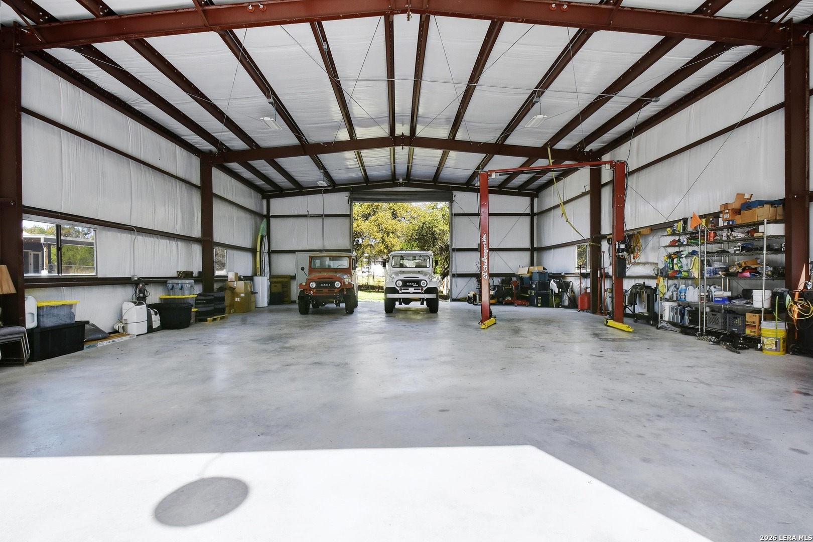 main property photo 30