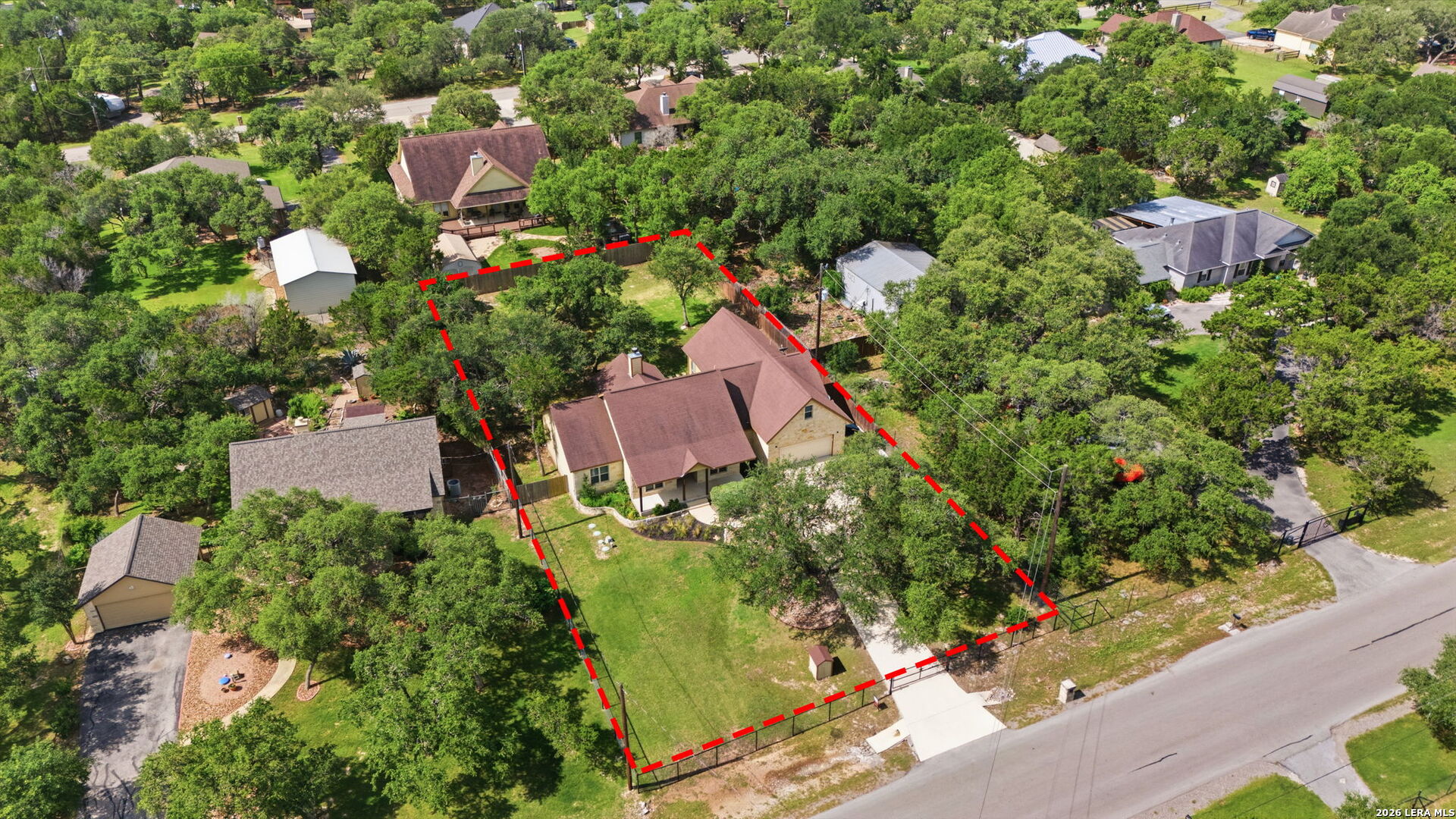 main property photo 40