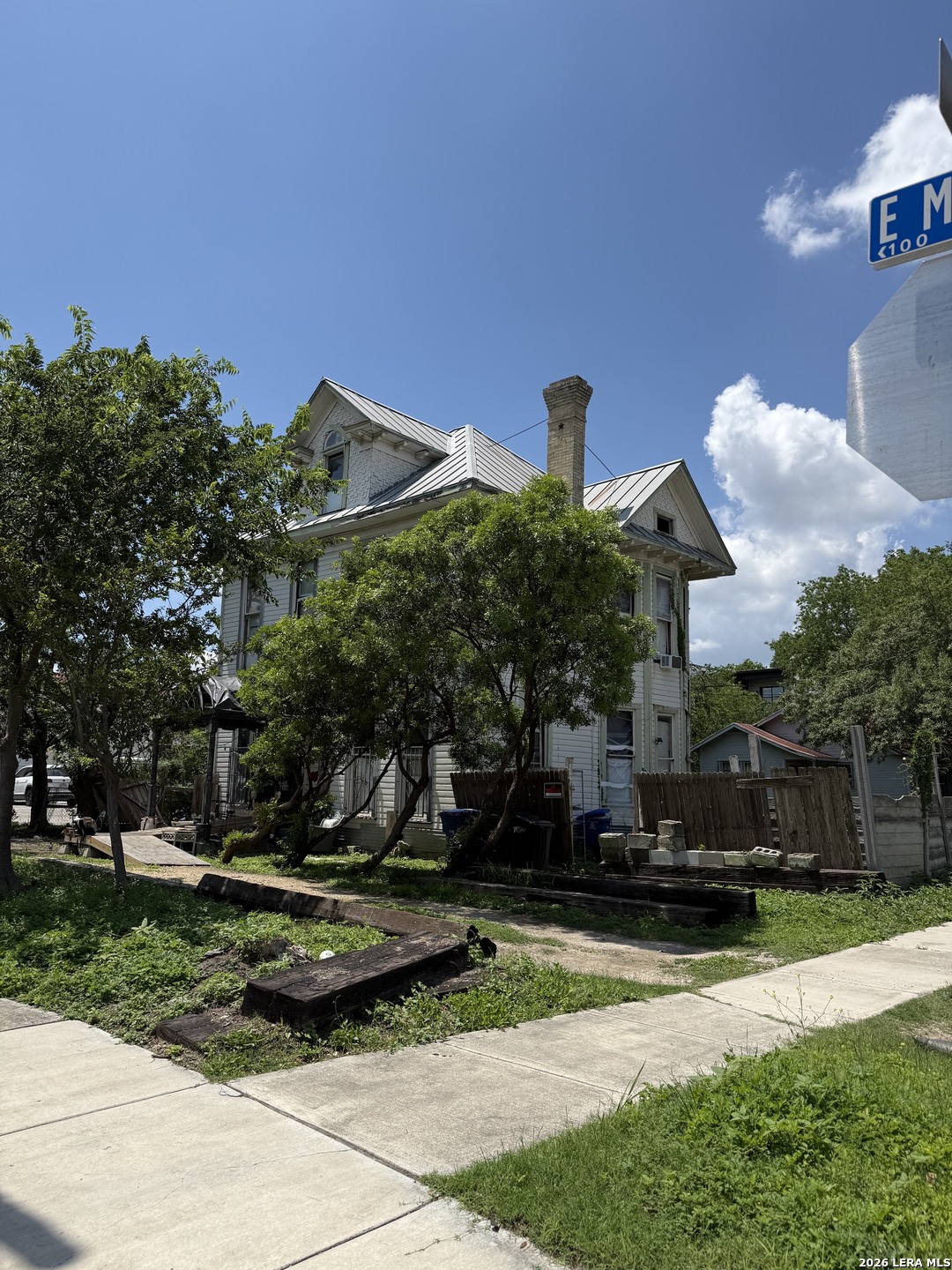 main property photo 9
