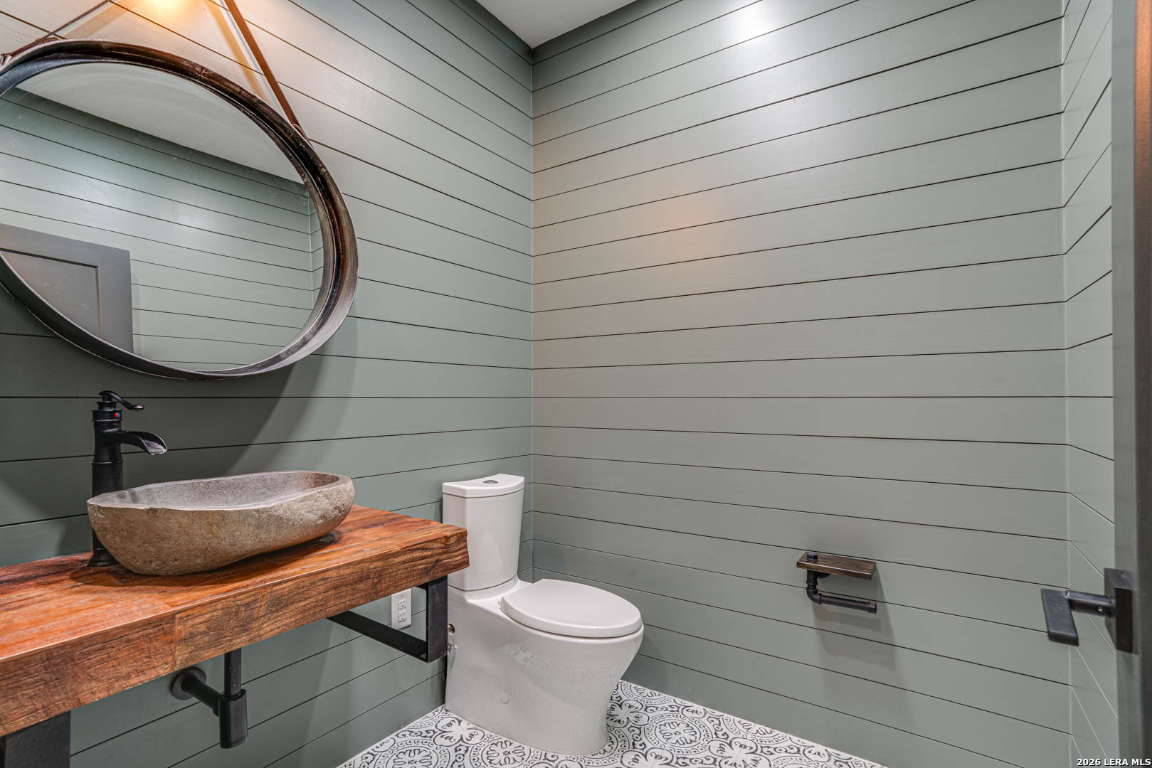 main property photo 14