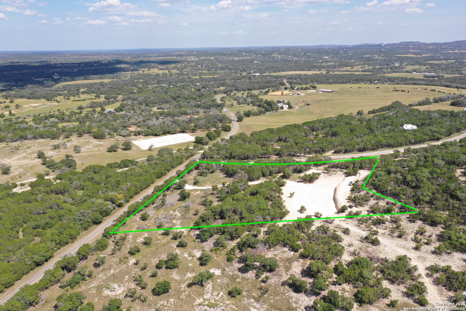 main property photo 28