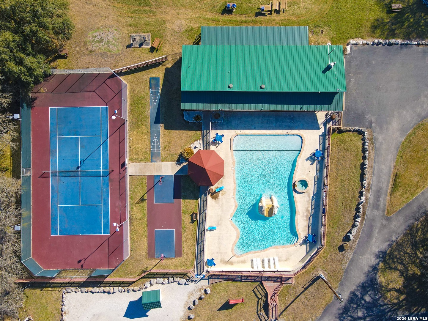 main property photo 12