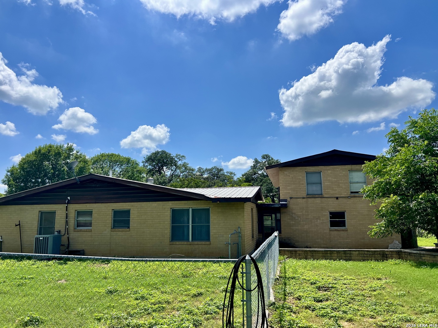 main property photo 37