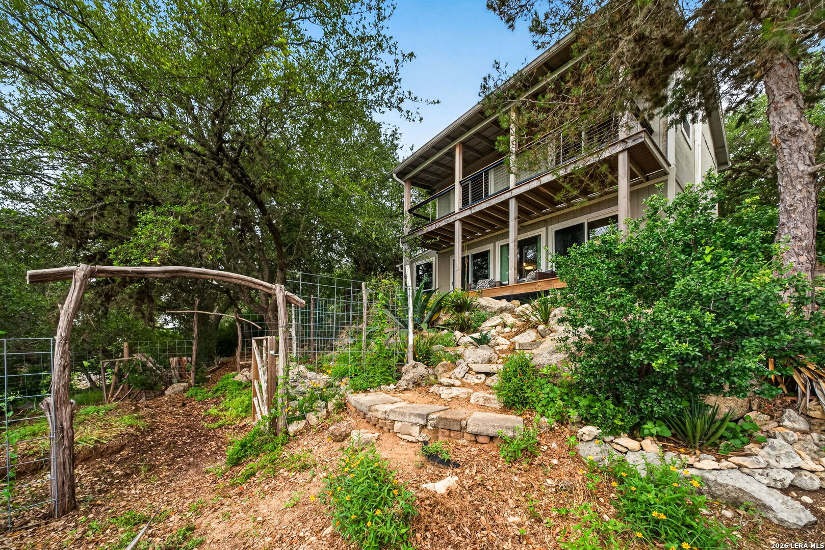 main property photo 39