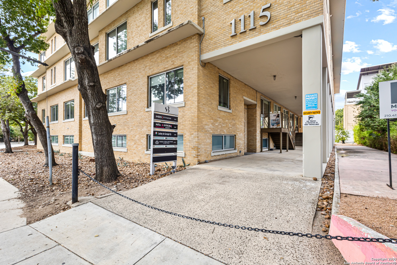 main property photo 17