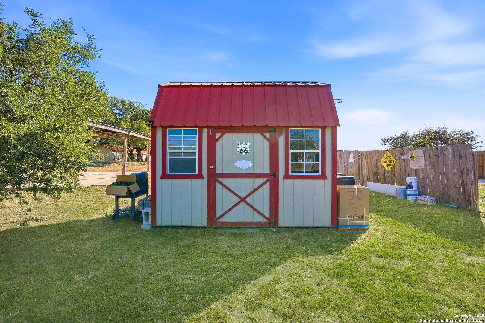 main property photo 32
