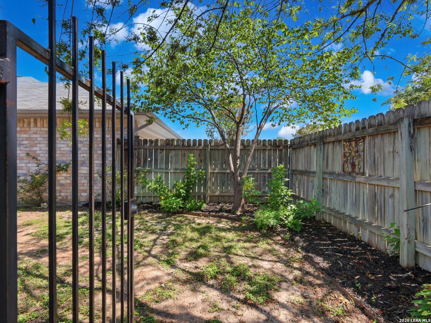 main property photo 30