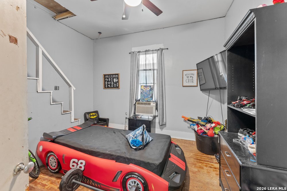 main property photo 9
