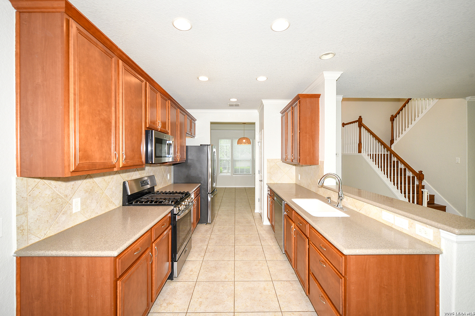 main property photo 13