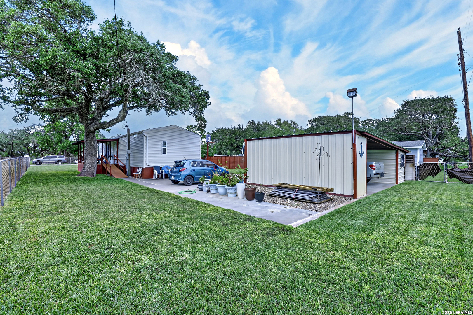 main property photo 8