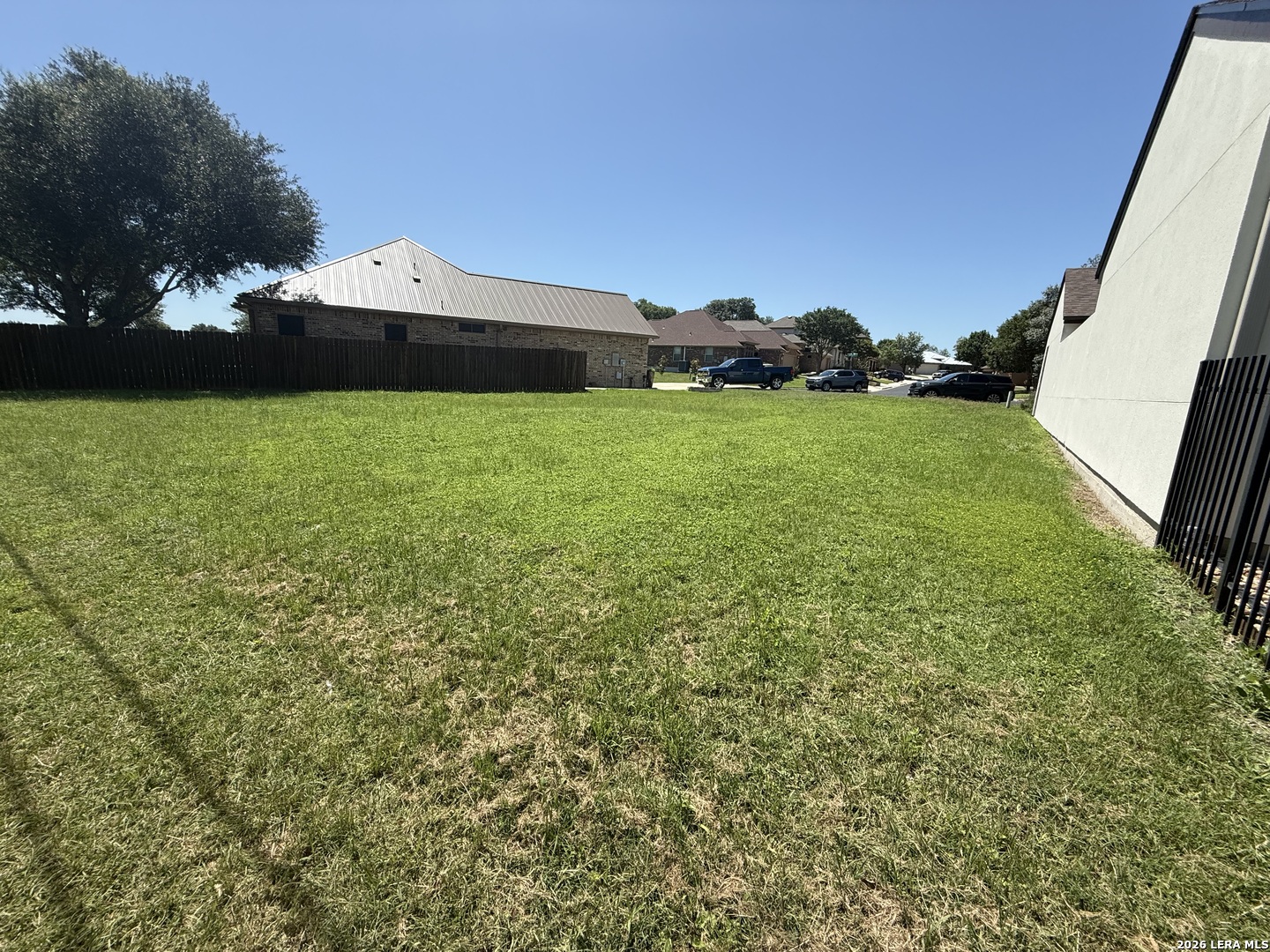 main property photo 11