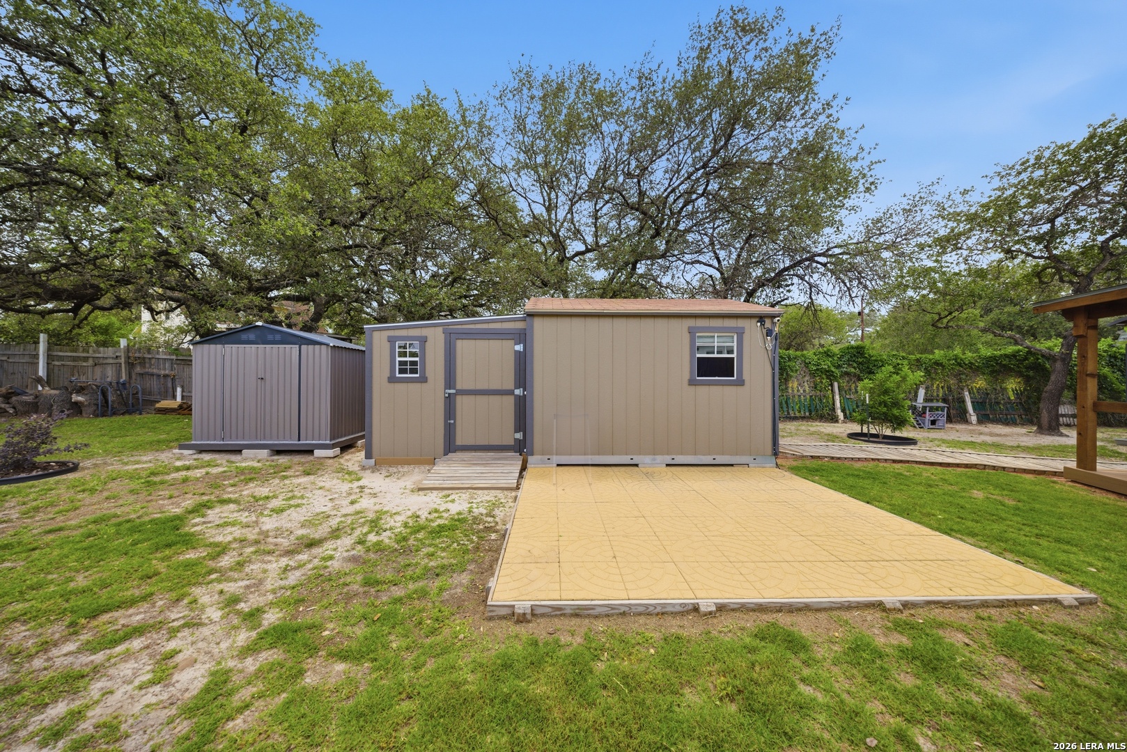 main property photo 30