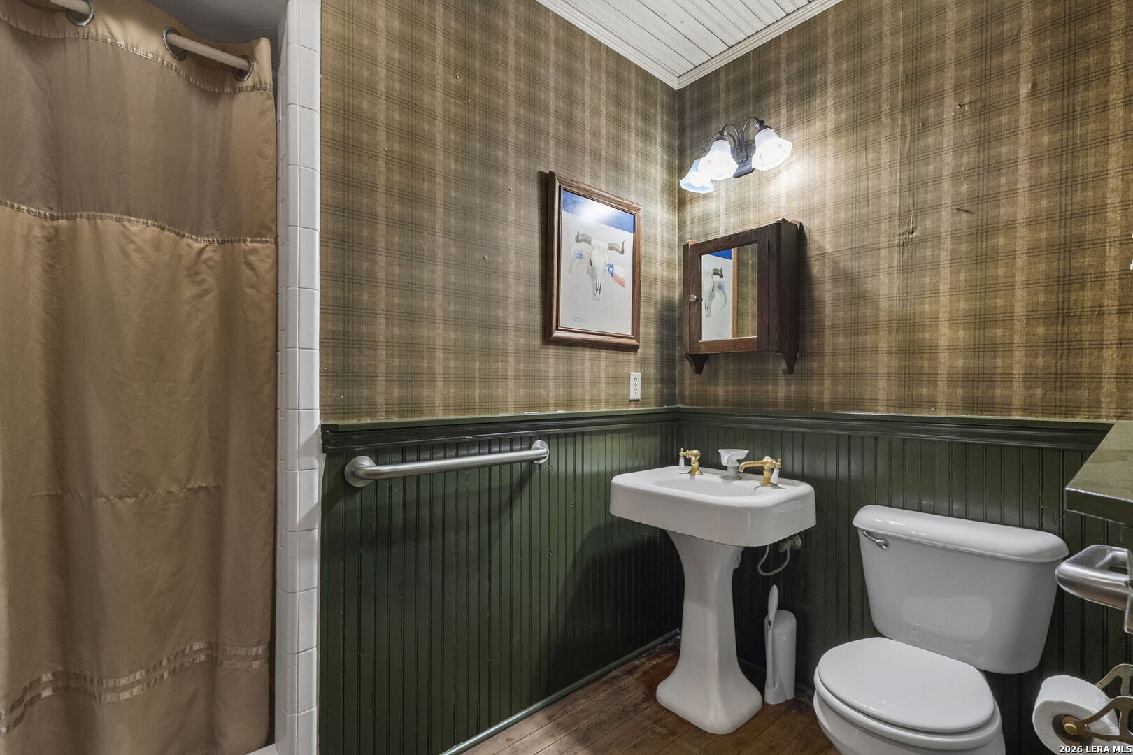 main property photo 37