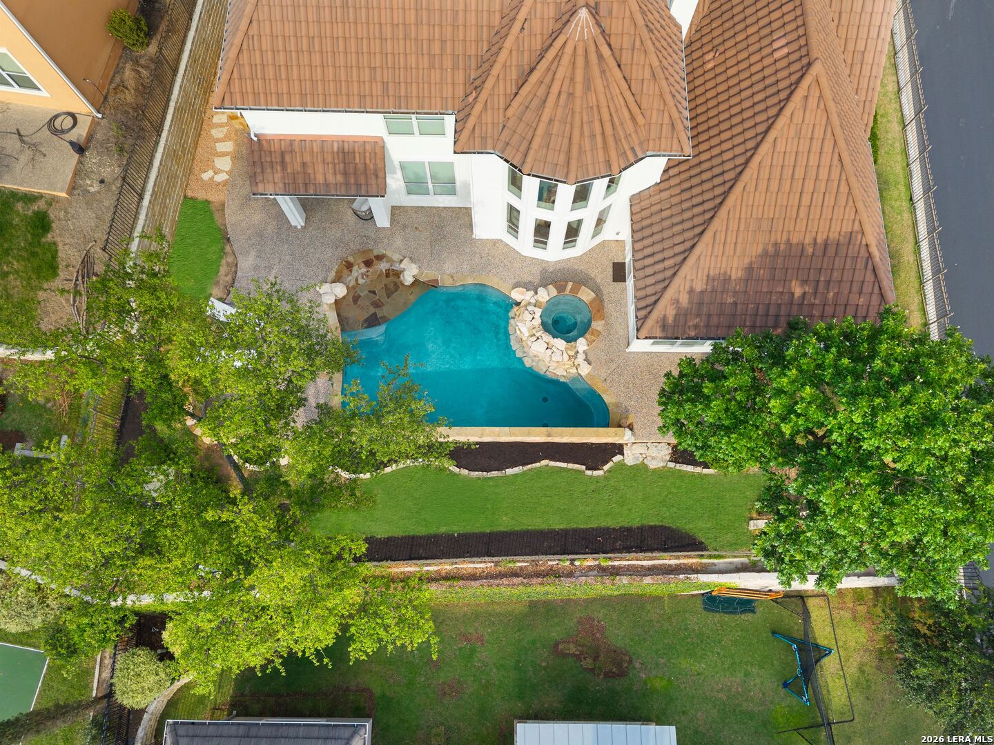 main property photo 51