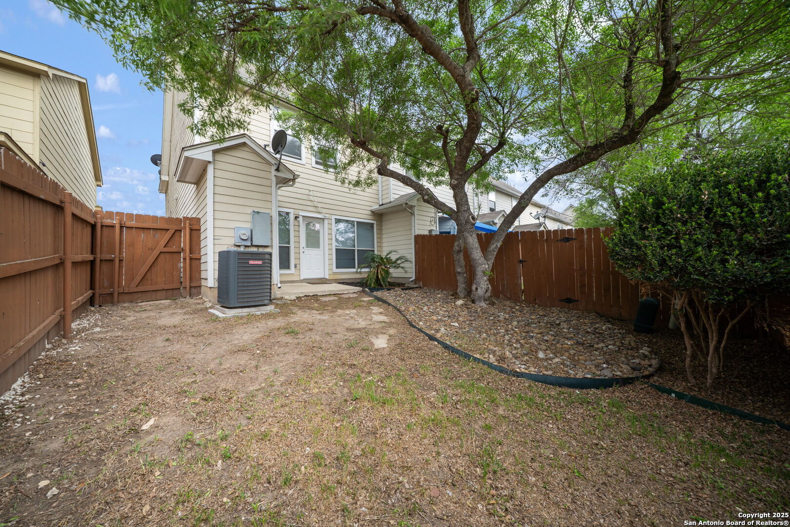 main property photo 15