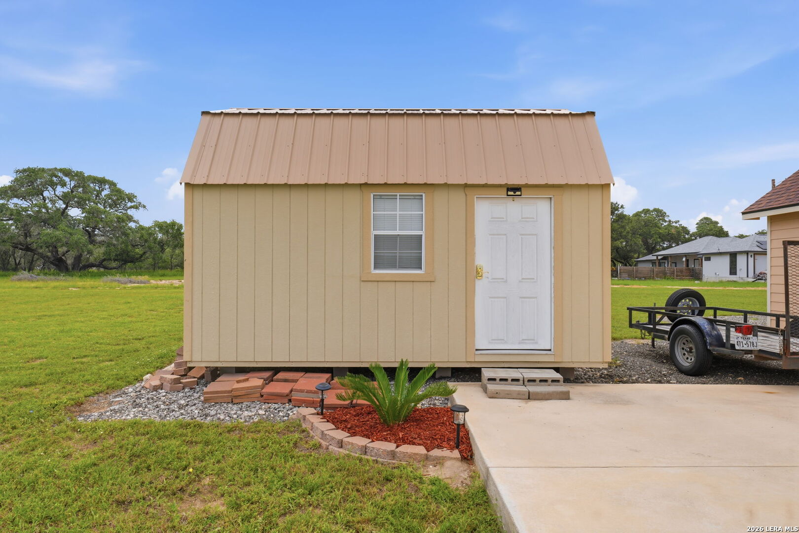 main property photo 16