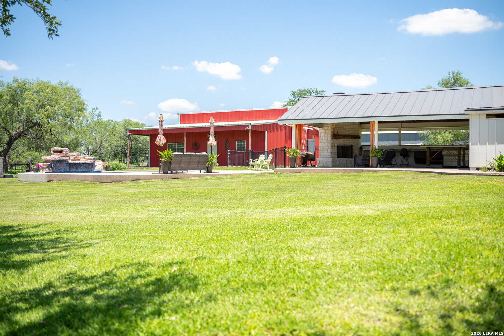 main property photo 11