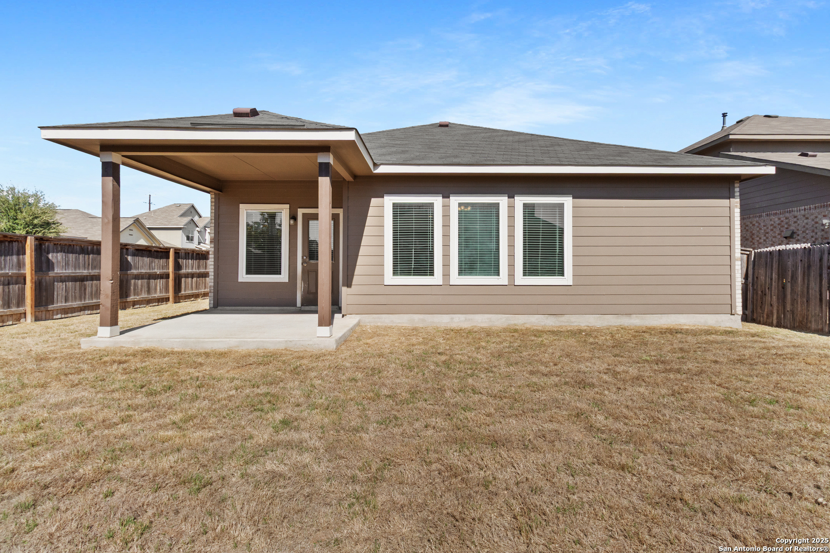 main property photo 23