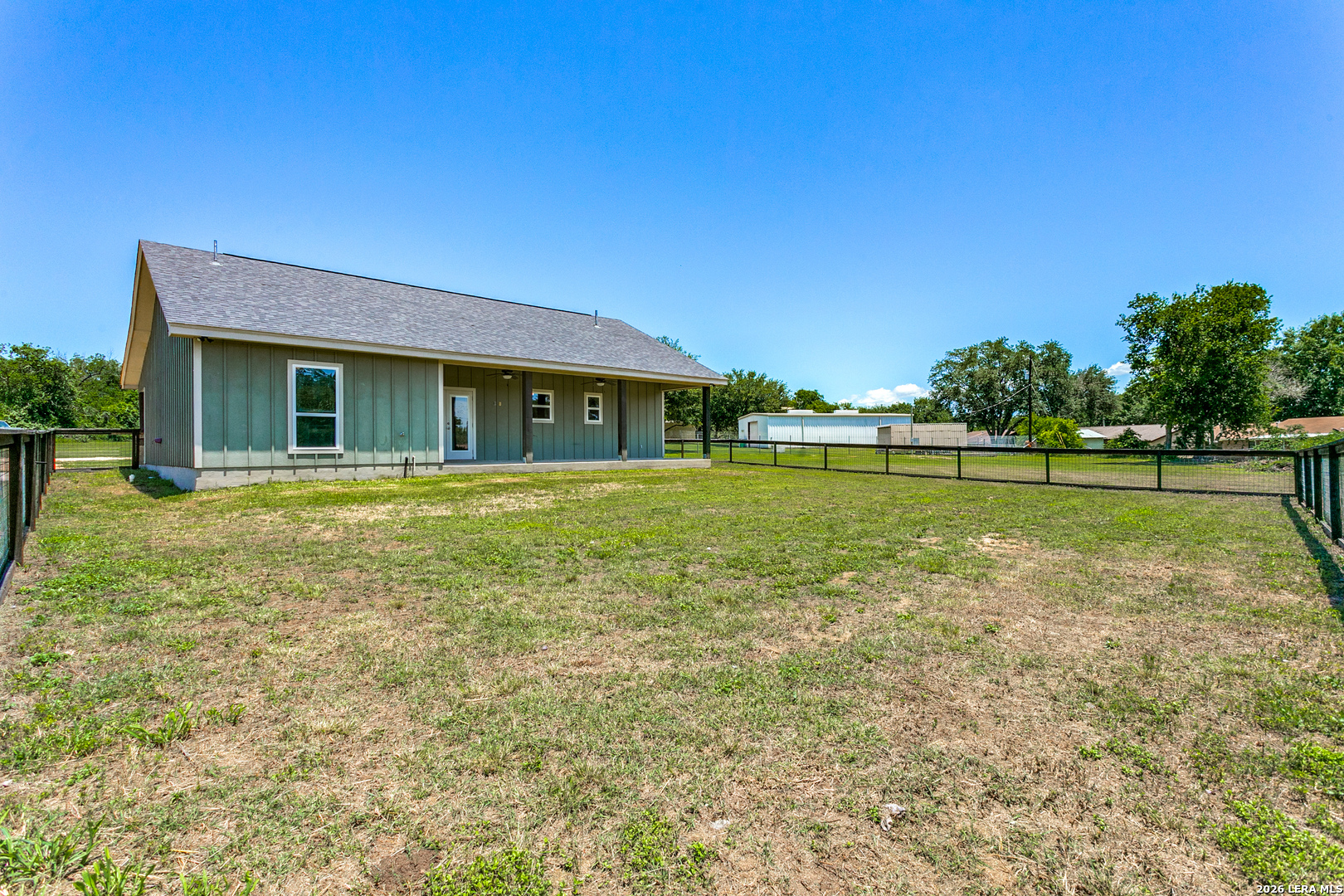 main property photo 38