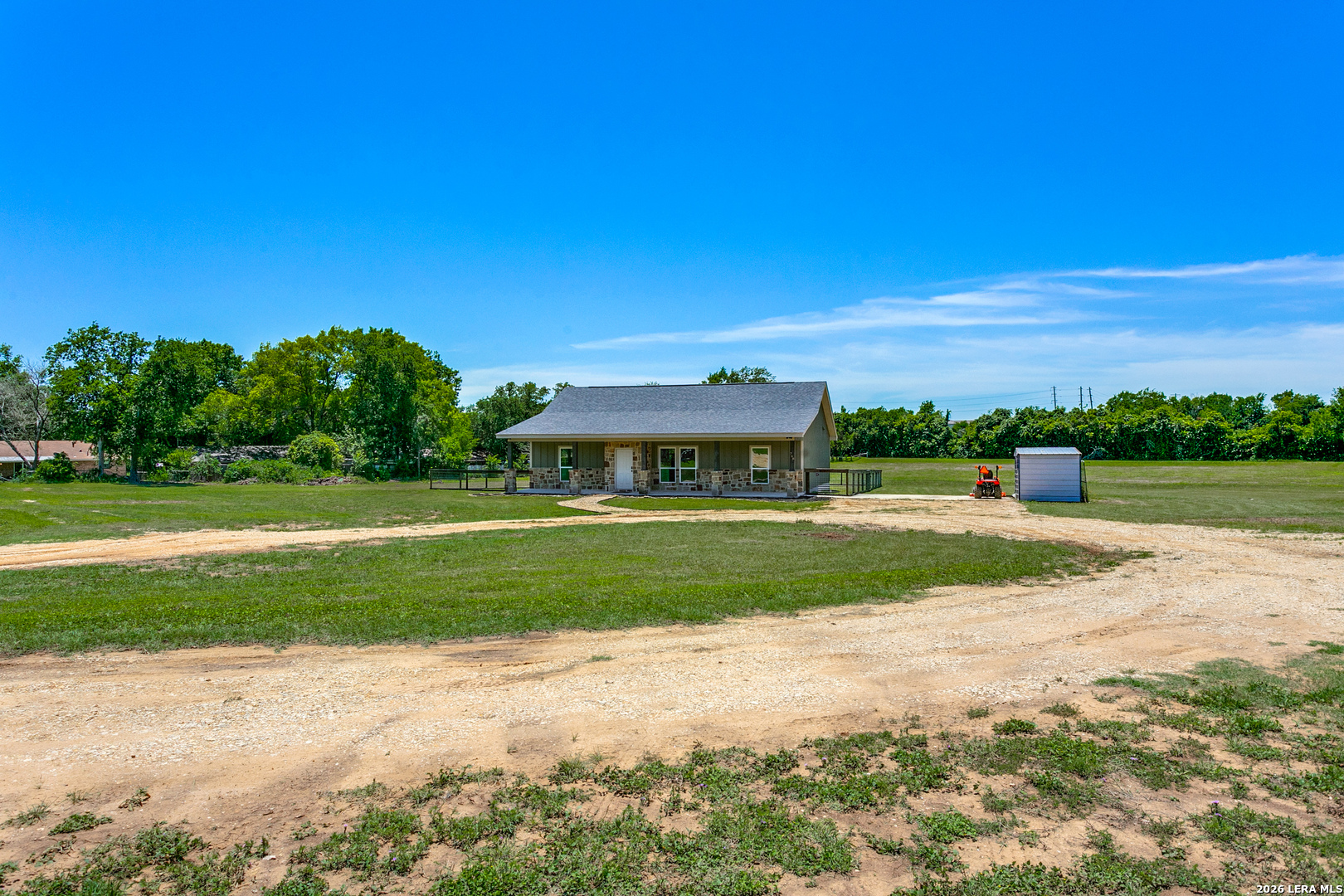 main property photo 6