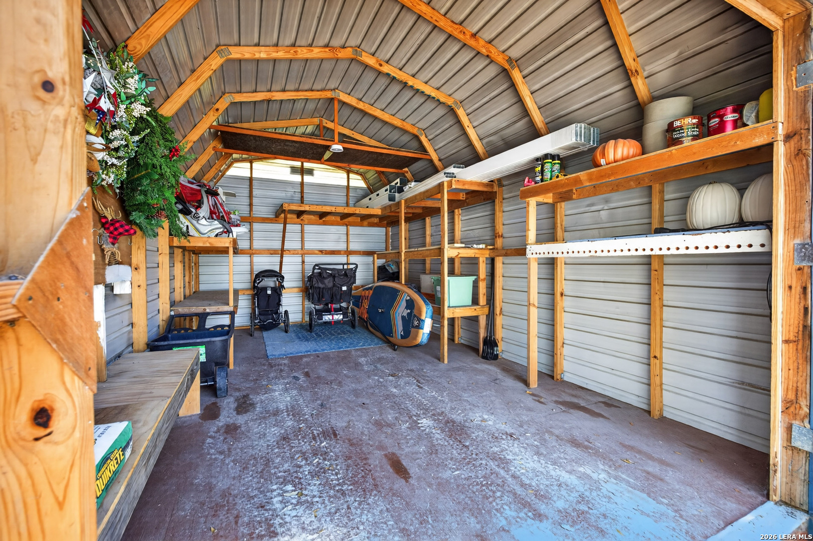 main property photo 30