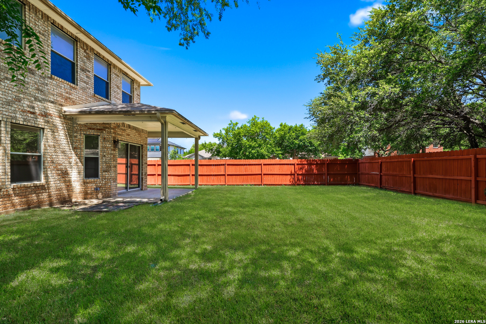 main property photo 28