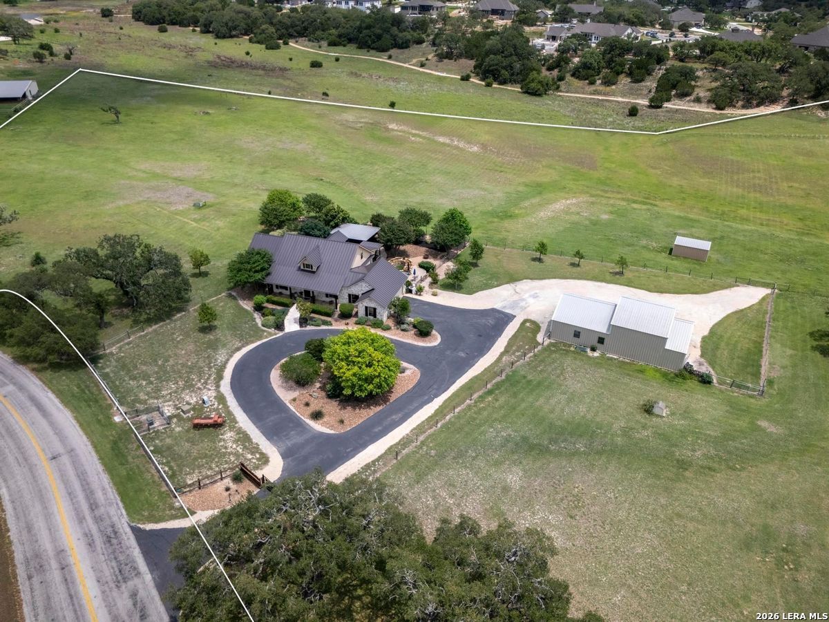 main property photo 25