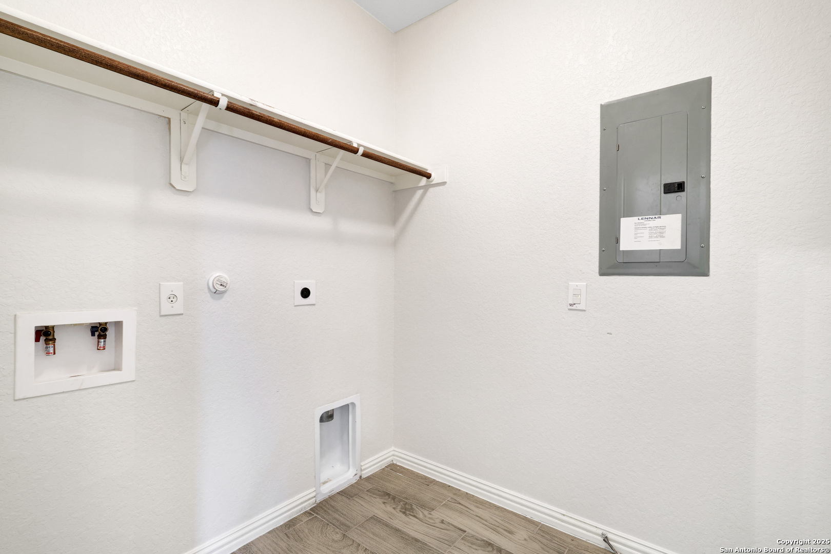 main property photo 23