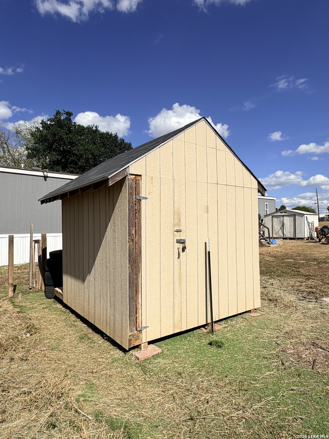 main property photo 13