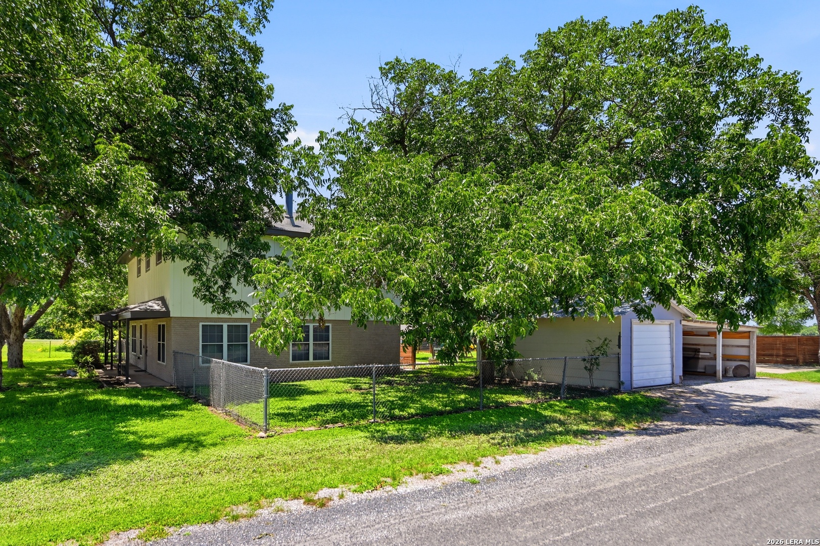 main property photo 23