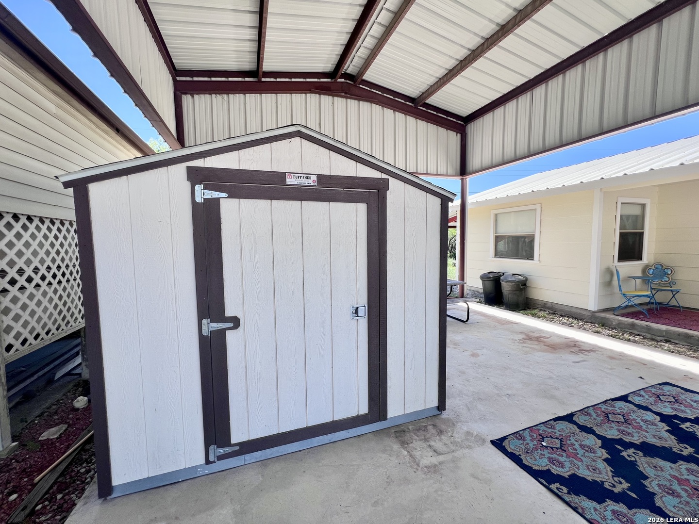 main property photo 24