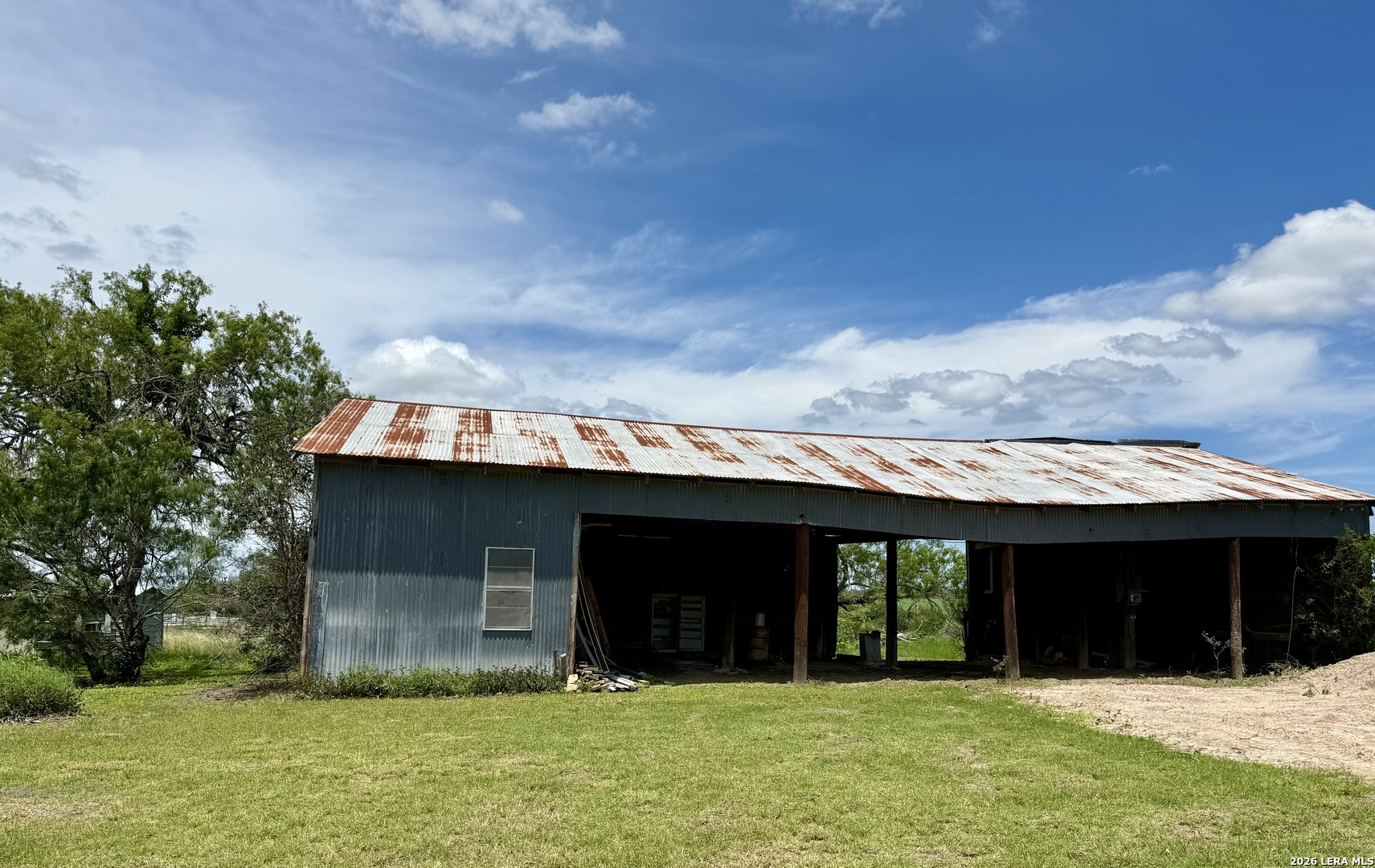 main property photo 11