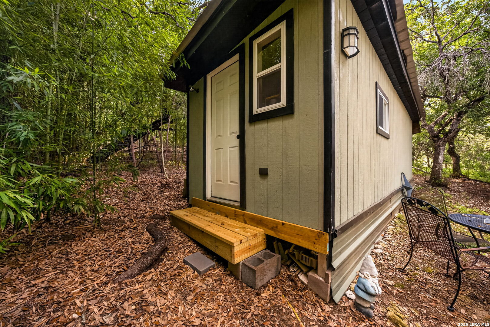 main property photo 40