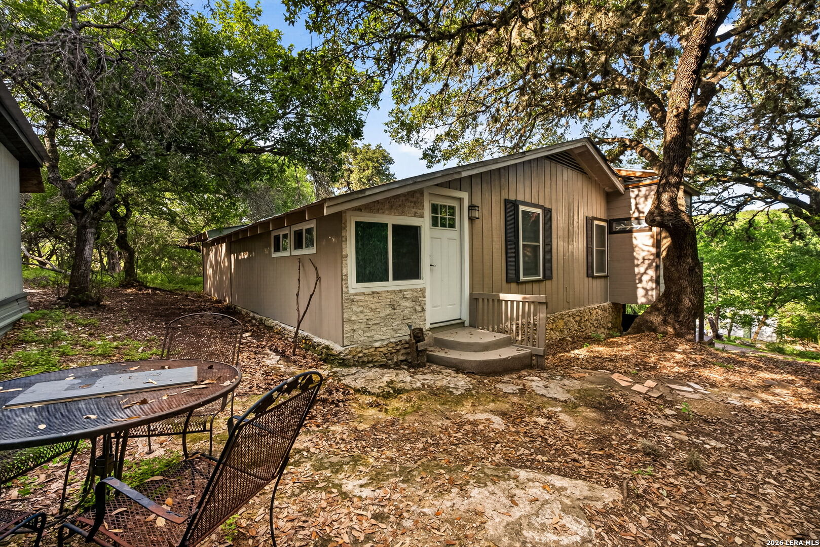 main property photo 41