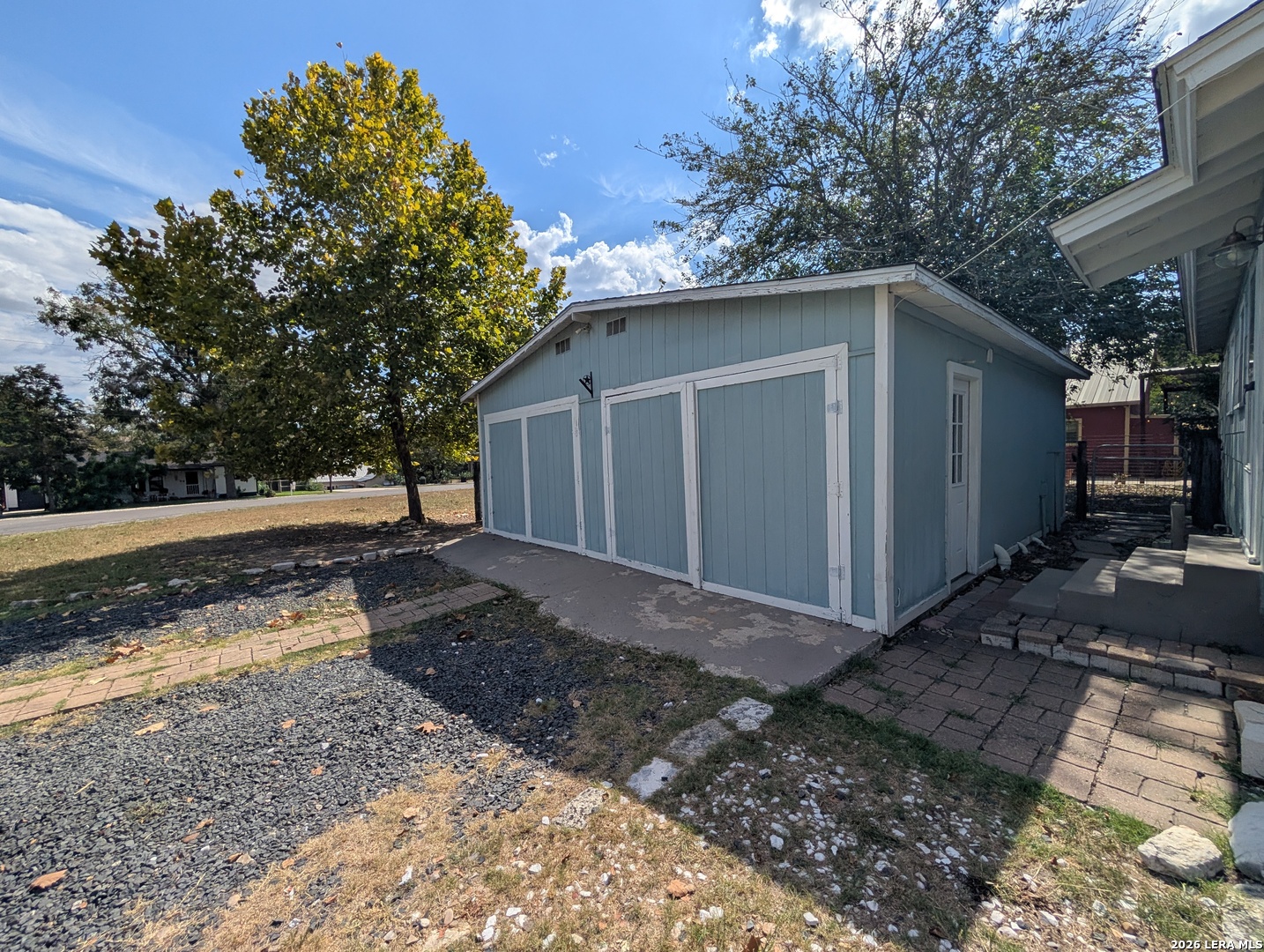 main property photo 32