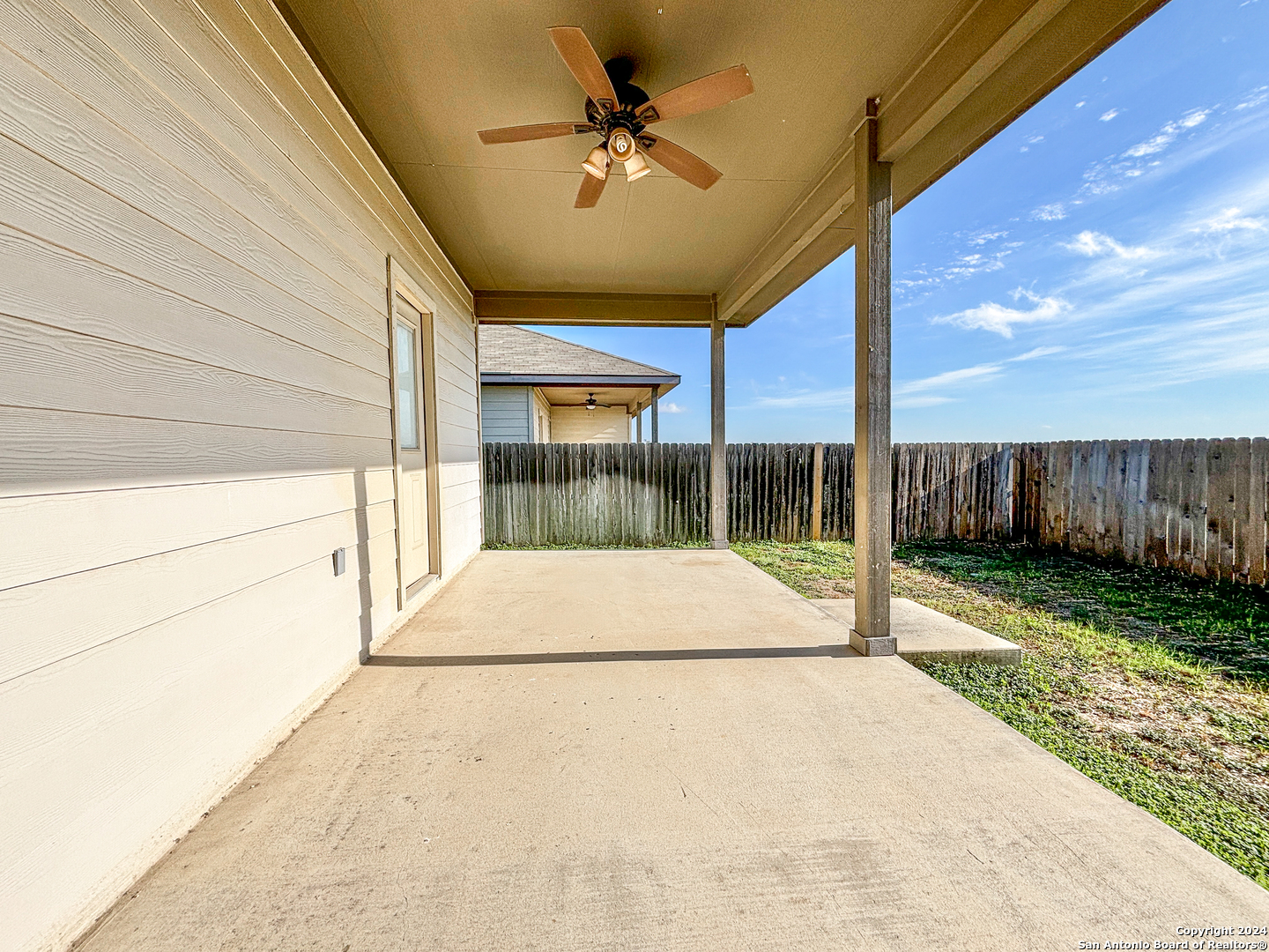 main property photo 14