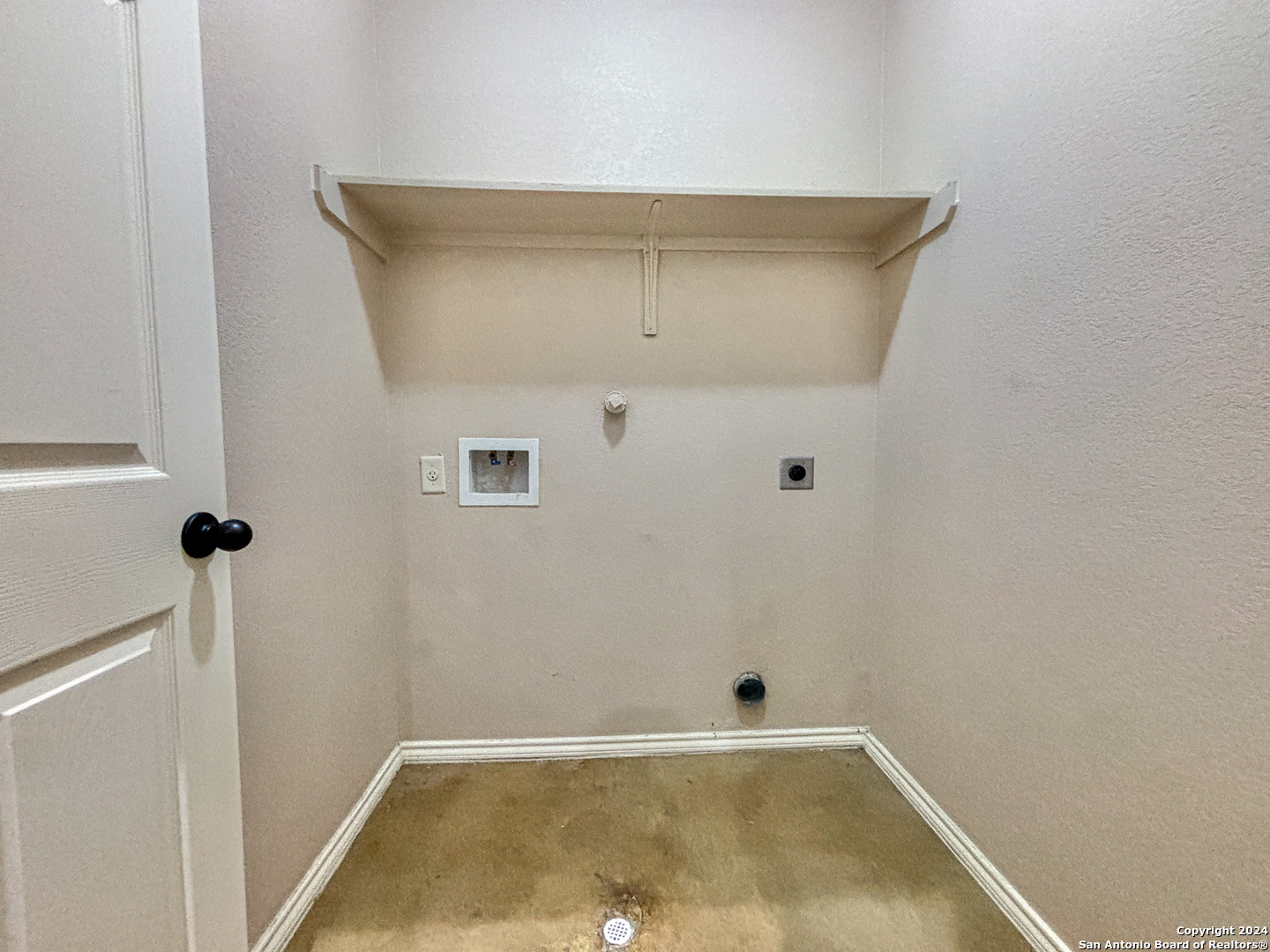 main property photo 8