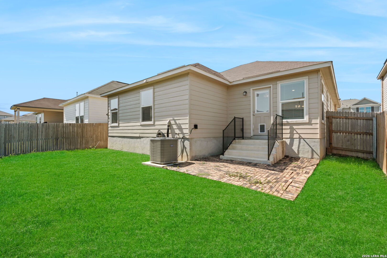 main property photo 14