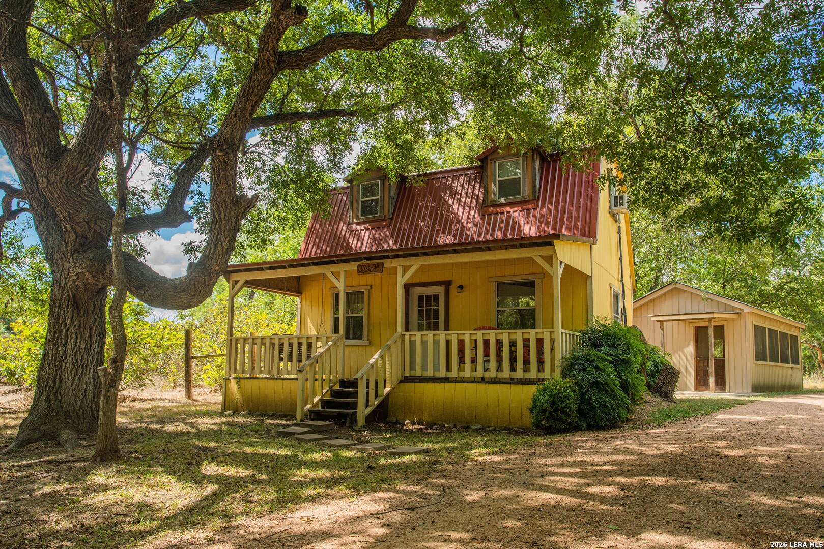 main property photo 32
