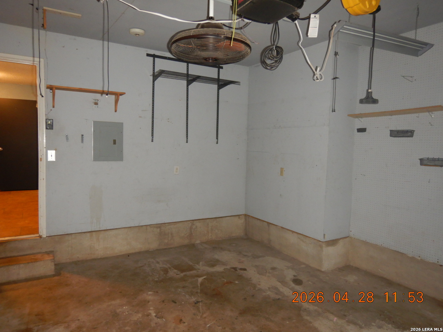main property photo 11