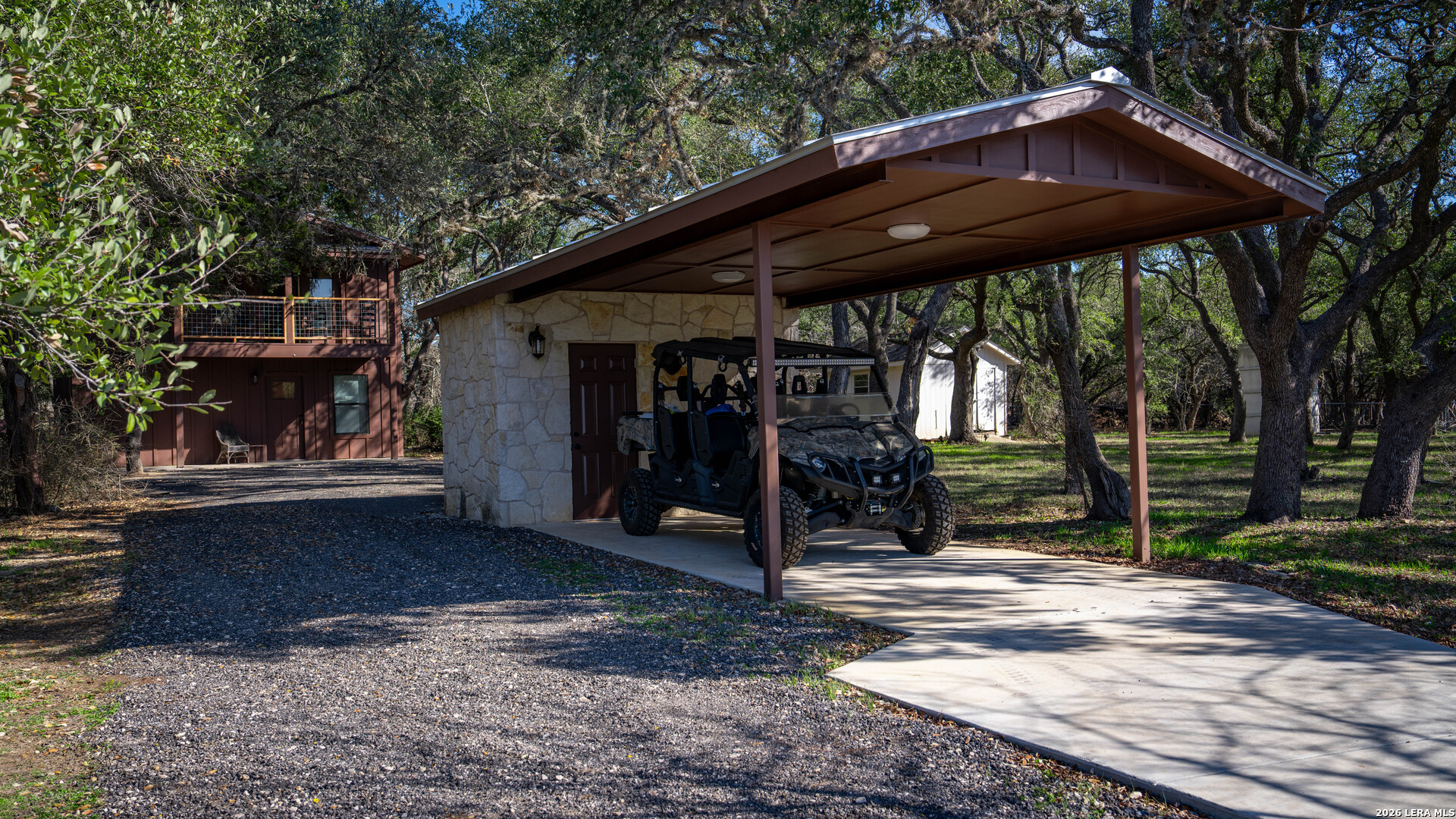 main property photo 31