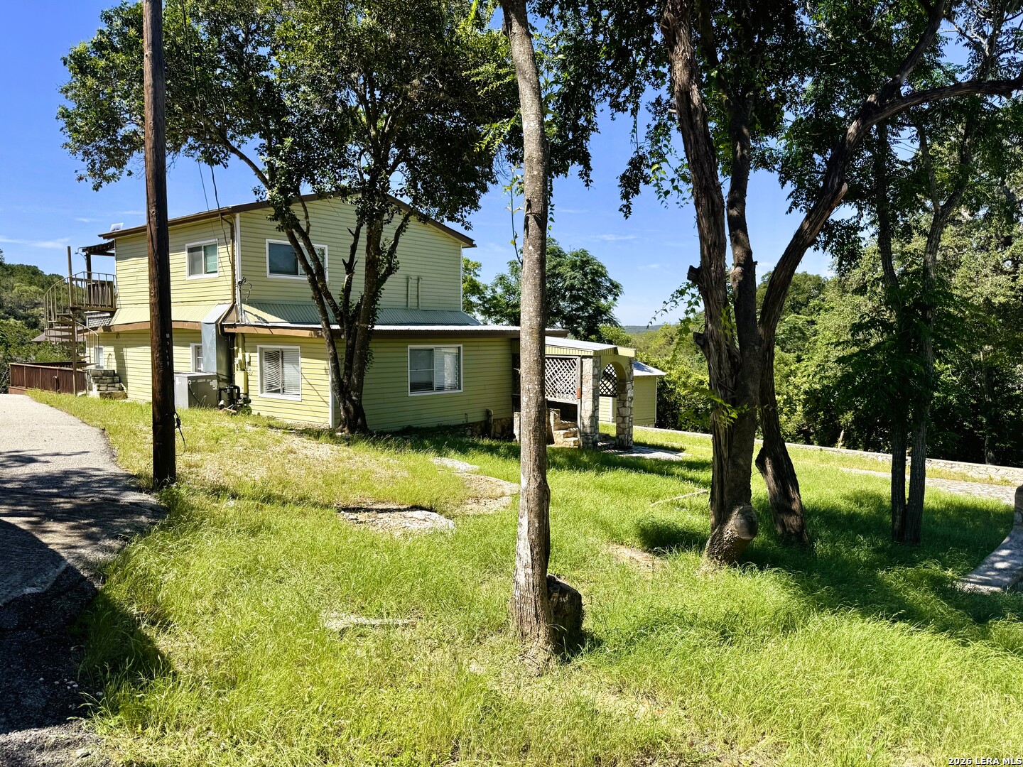 main property photo 36