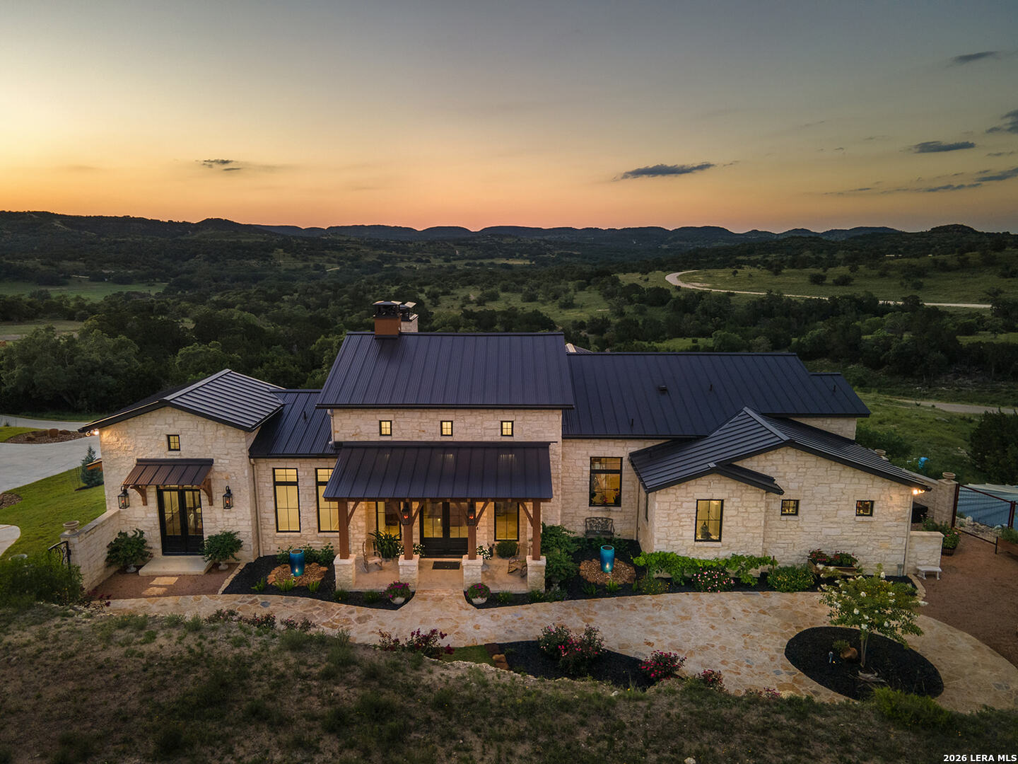 main property photo 41