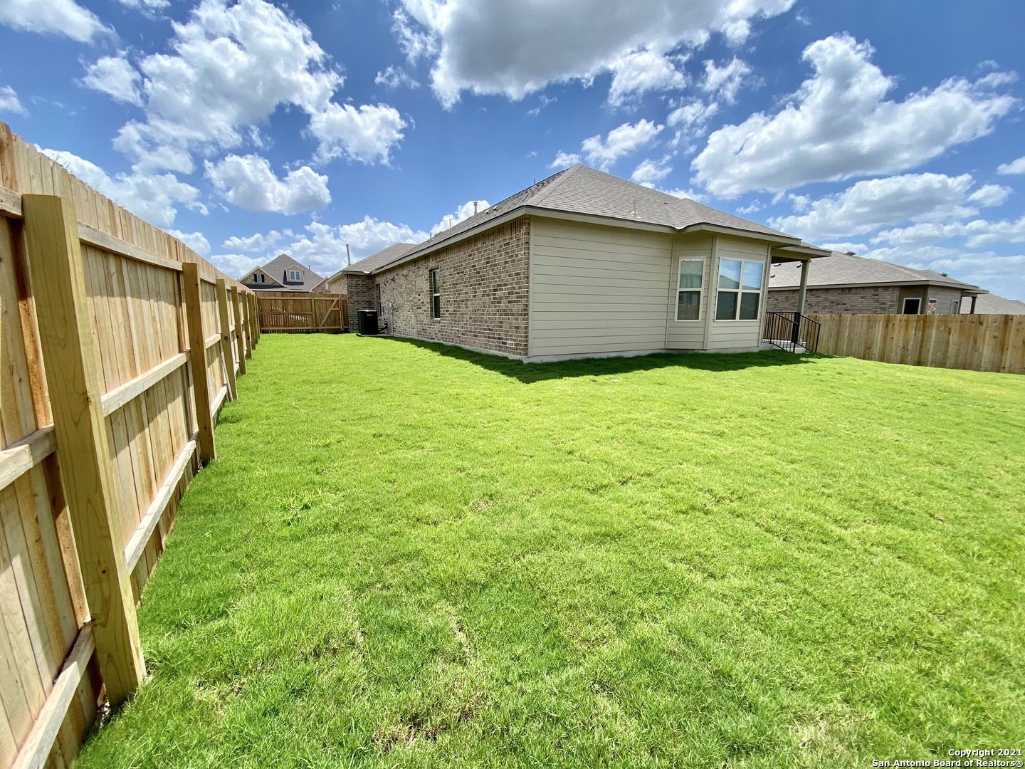 main property photo 14