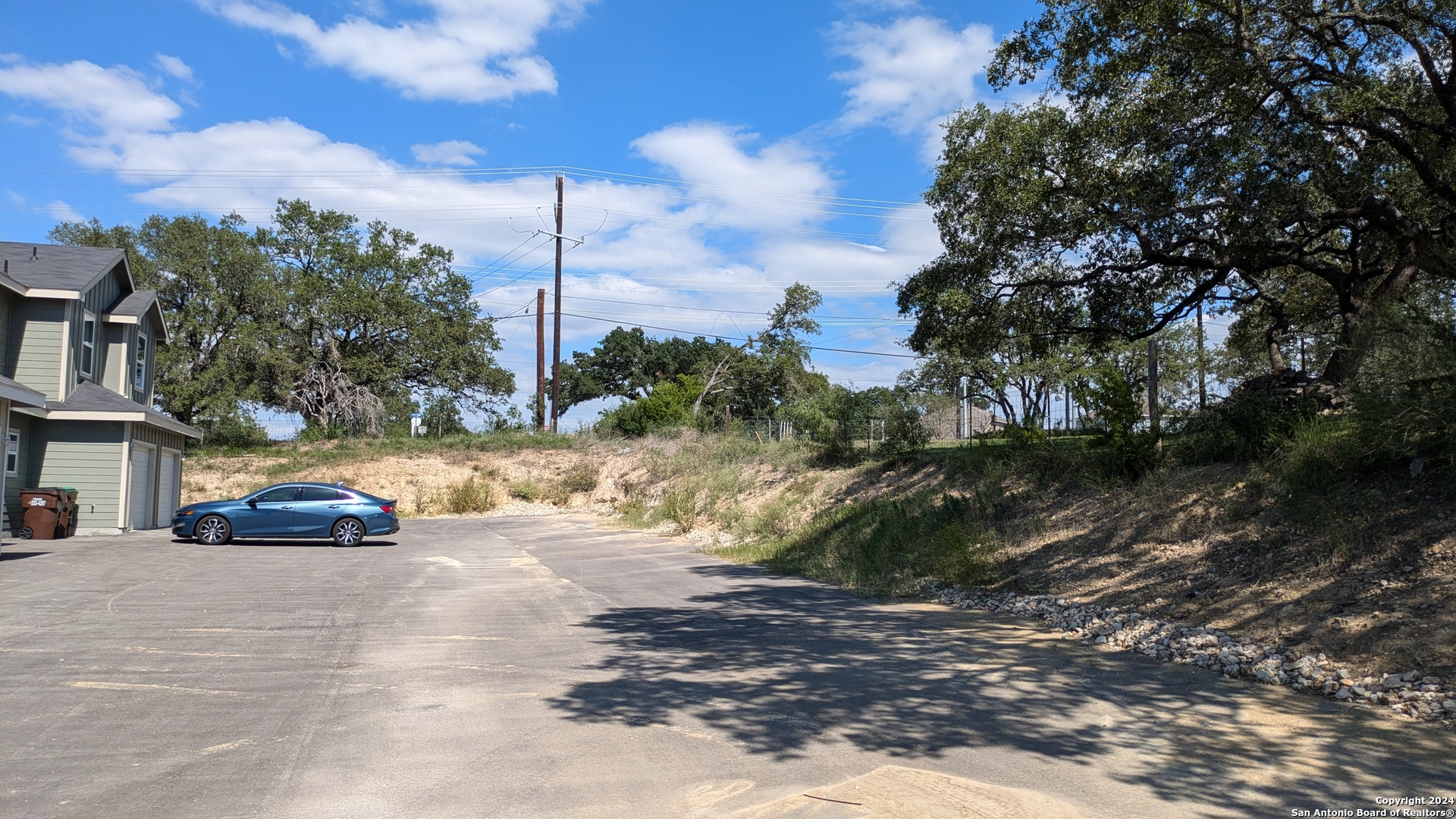 main property photo 23