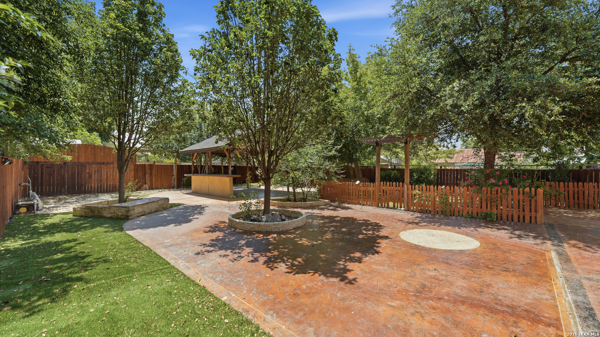 main property photo 15