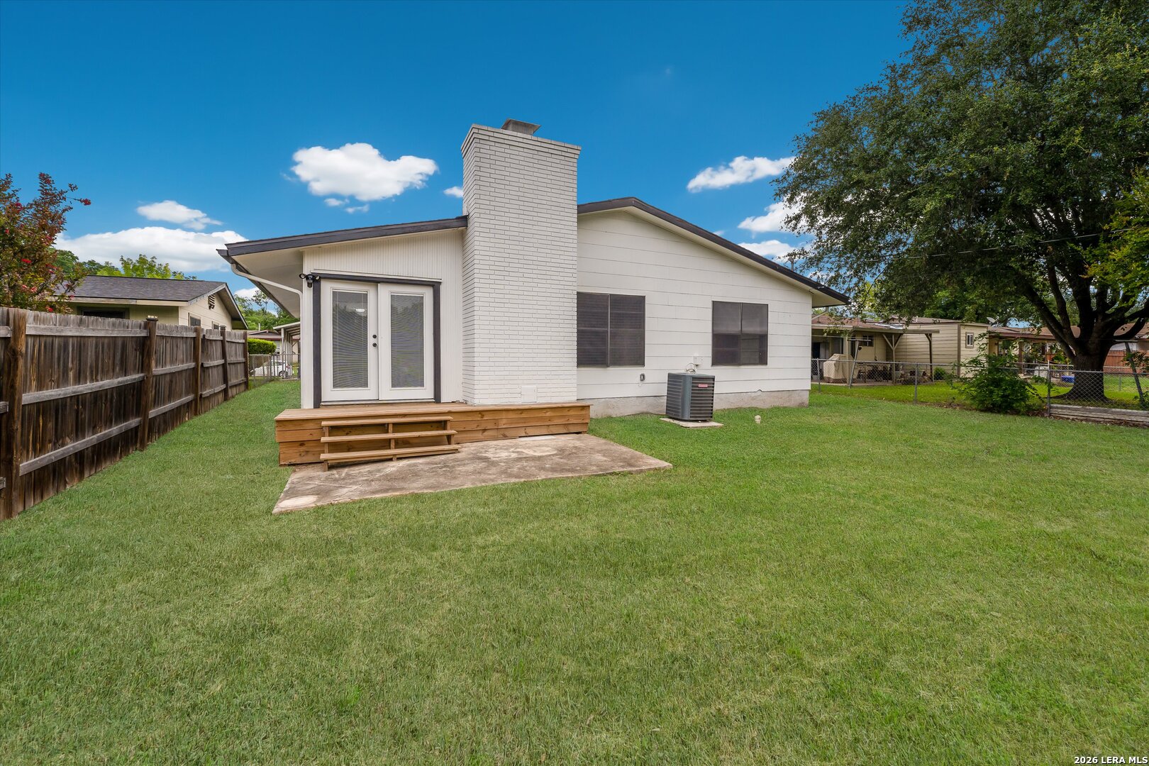 main property photo 28