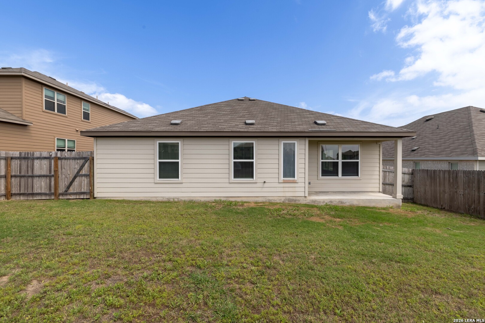 main property photo 23