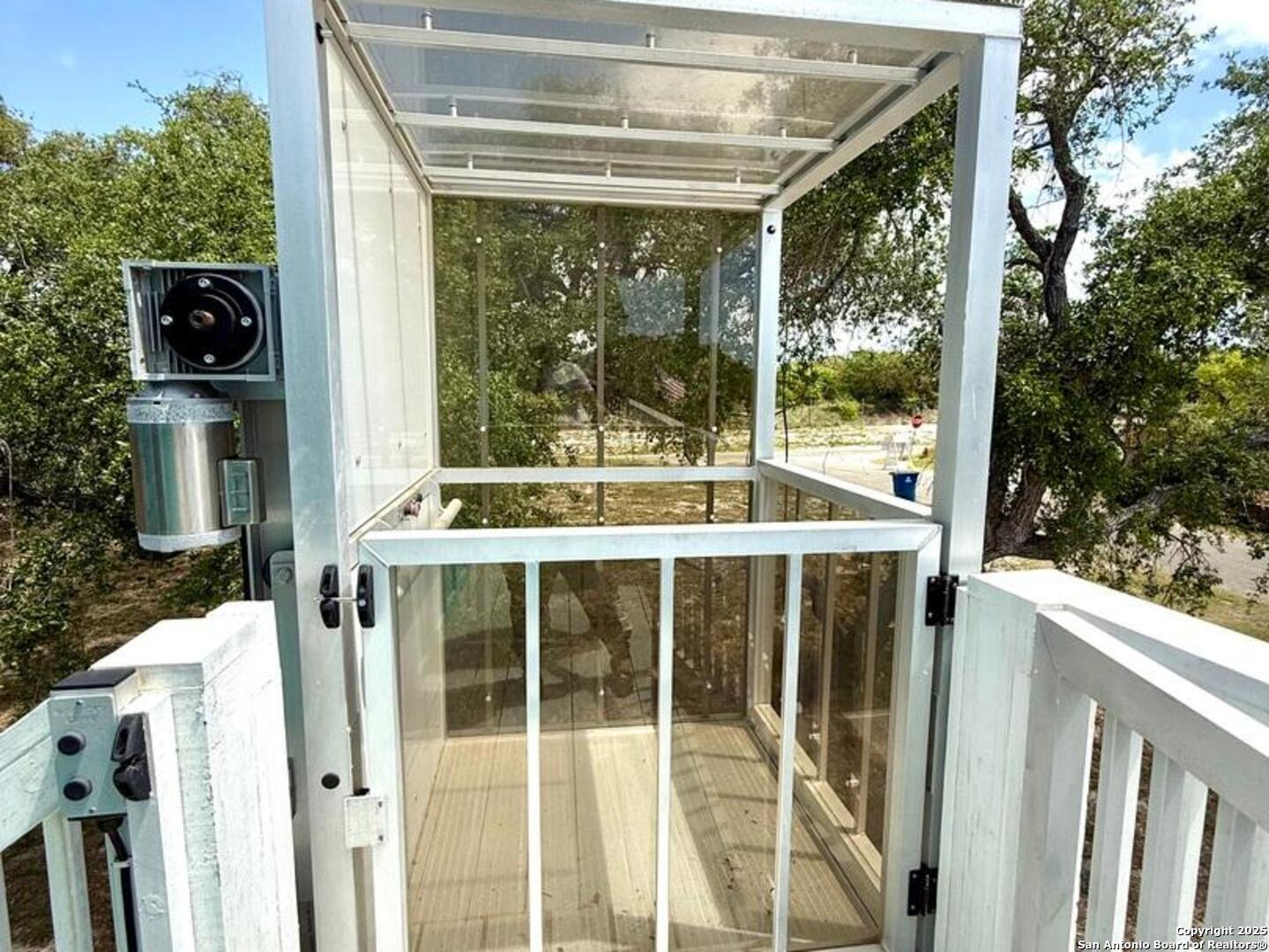 main property photo 18